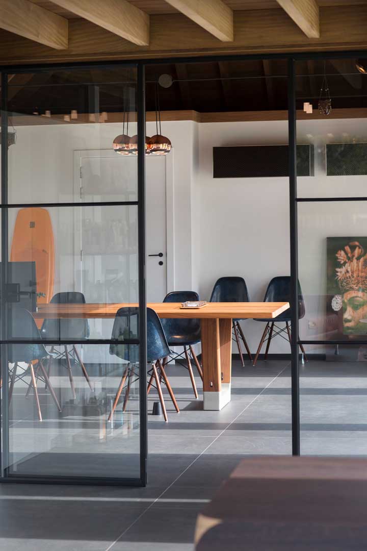 exclusieve-woonuitbreiding-leefruimte-modern-maatwerk-poolhouse-detail